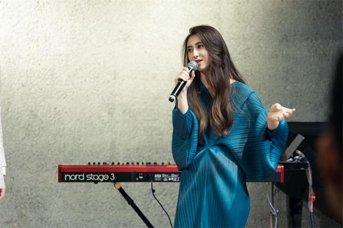 1761705893130242.jpg 11.jpg